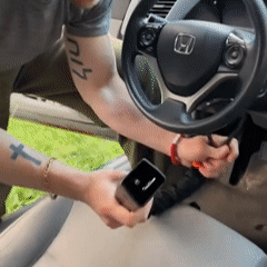 car lock .gif__PID:998c53dc-4b4e-4635-a368-c717b53dd31c